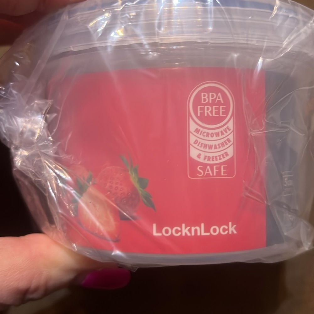 NWT LocknLock Containers - Picture 7 of 9